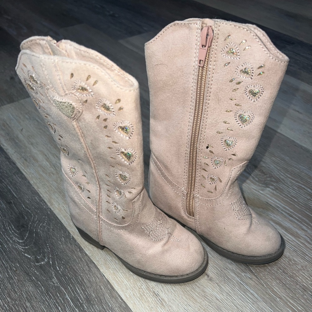 UNIF Blush Kids Boots with Heart Details